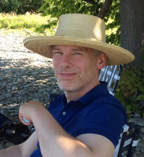 Alex Schultz, Relaxing between Edits